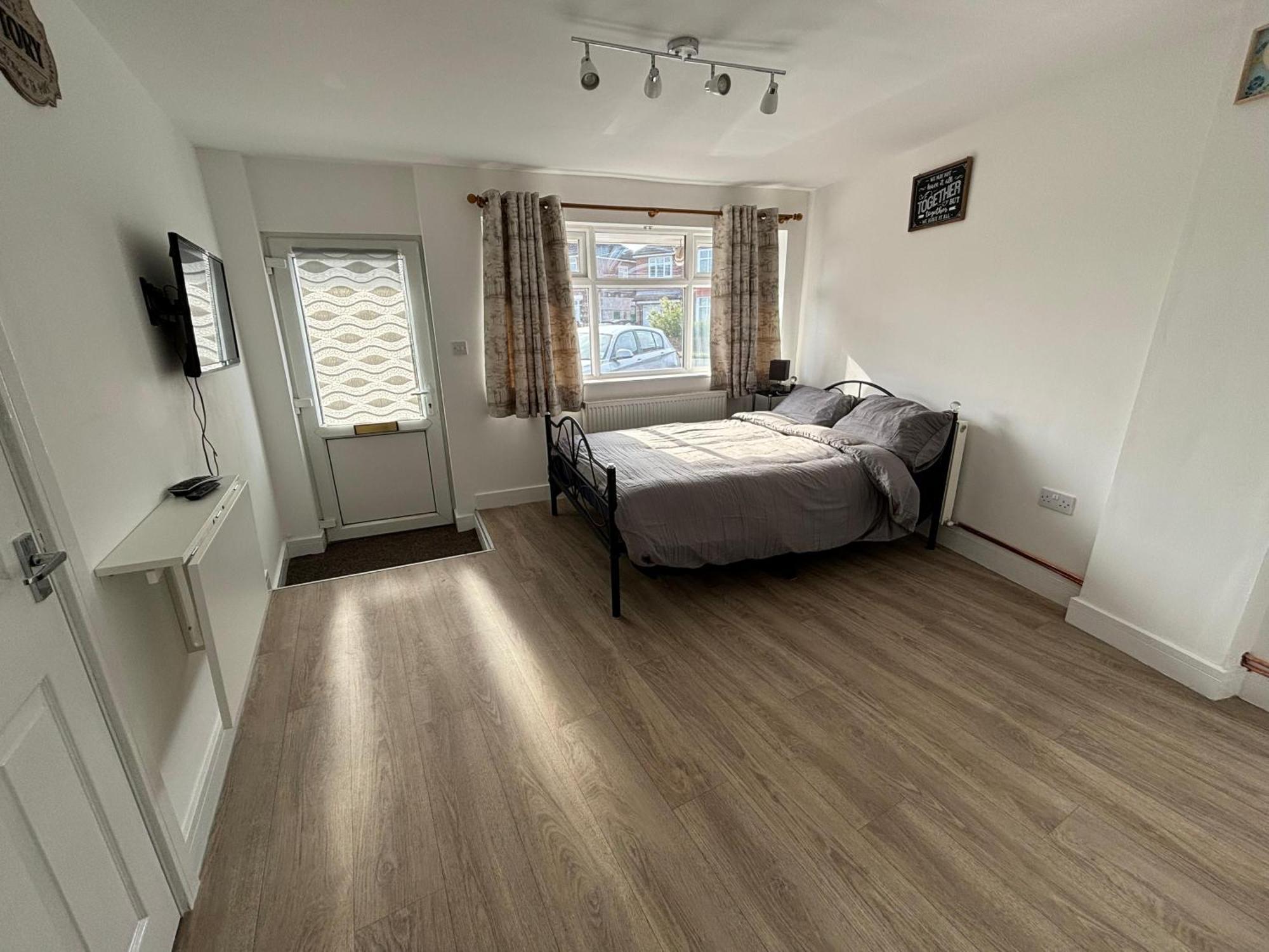 Apartamento Modern & Cozy Gem - 10min To Center - Parking *
